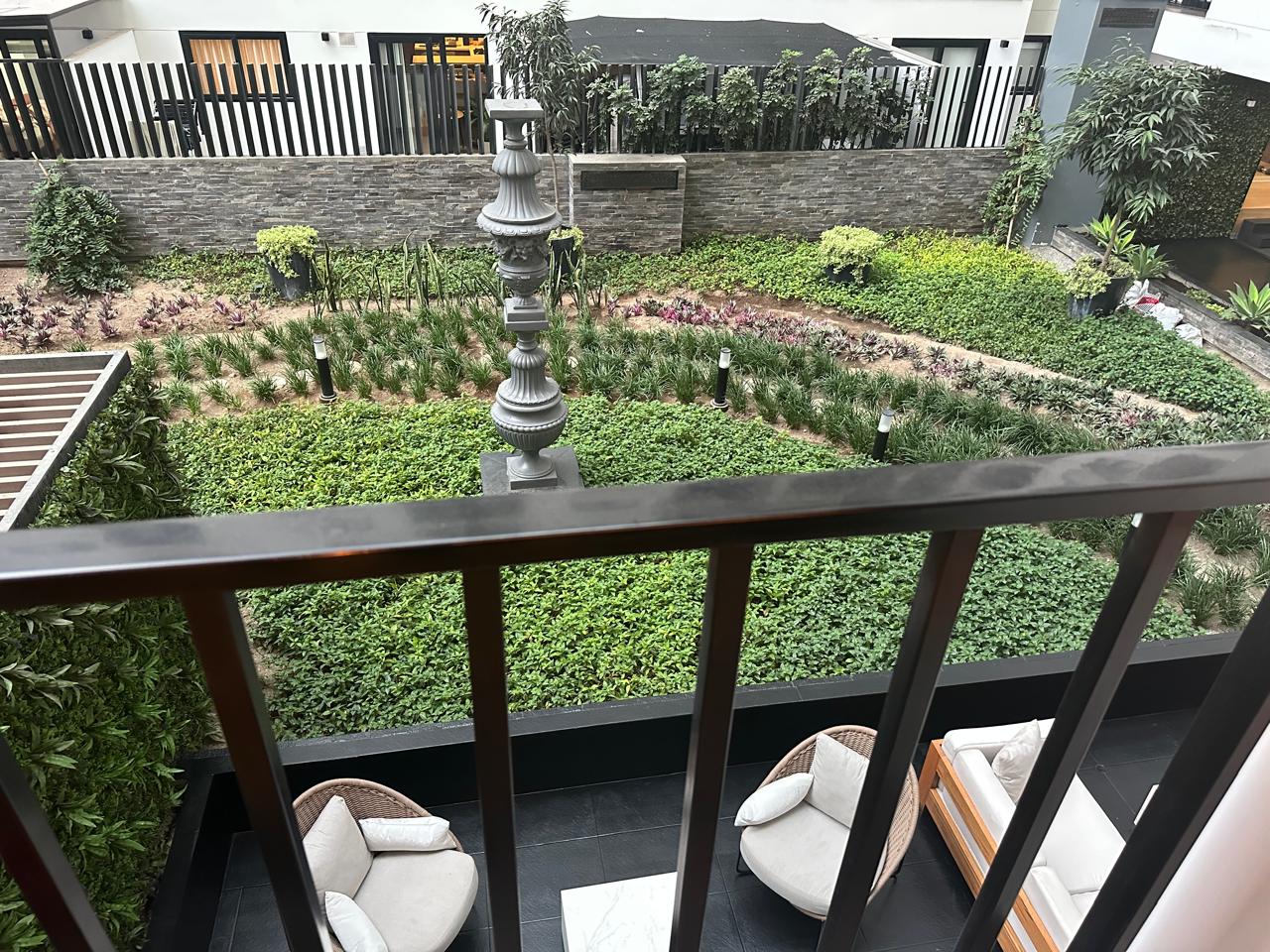 Vista al jardín interior desde Nido Barranco